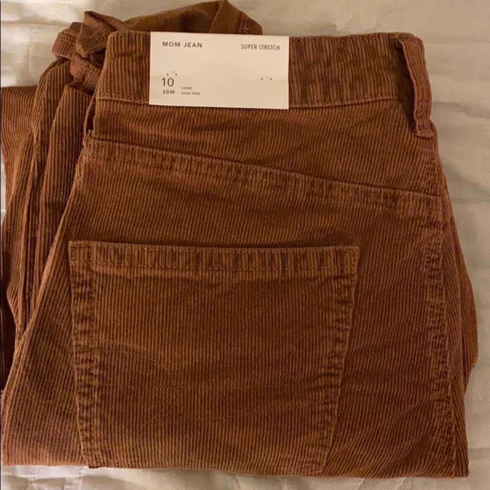 Super stretch mom Jean tags on never worn